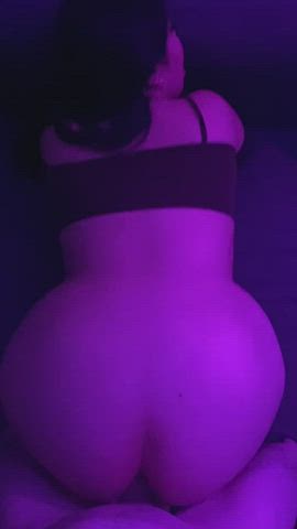 My ass made him shoot his load all over my back - free porn video