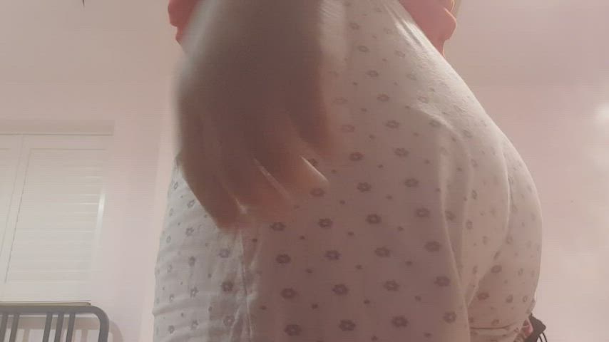 Say hi if you'd fuck and spank my virgin ass 😇 (19) - free porn video