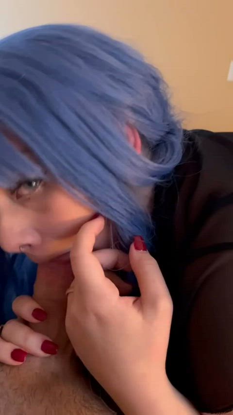 It was bigger than I thought it was going to be. I was pleasantly surprised, so I started sucking it ASAP. - free porn video