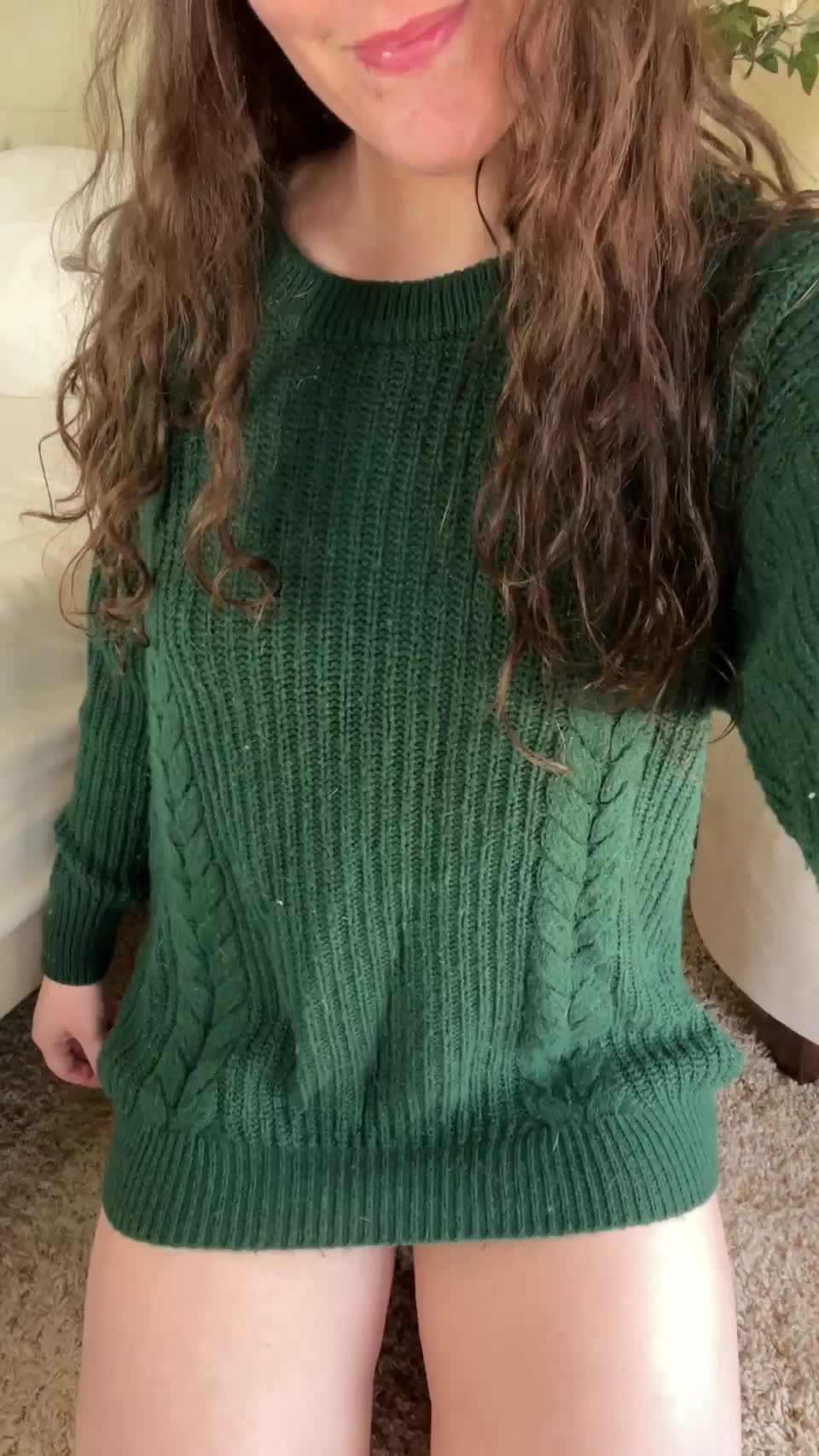 my big sweater is hiding a naked and breedable body - free porn video