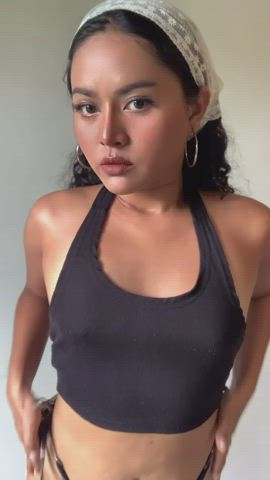 Im looking for an older man to play with my tight lil pussy. are u in, daddy? - free porn video