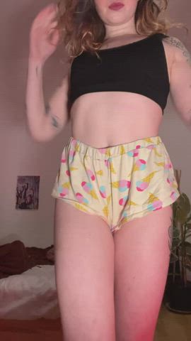 Pale and plugged - free porn video