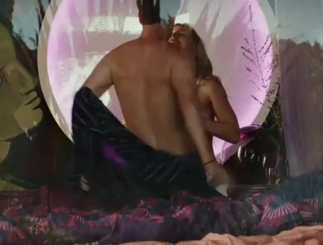 Madelyn Cline in Glass Onion - free porn video