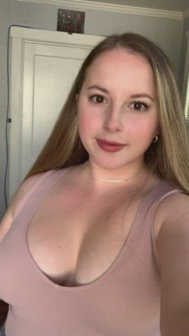 Can i please you with my bouncing titties? - free porn video