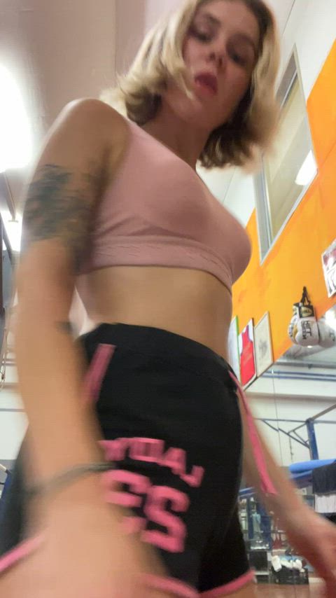 had to let my sweaty boobs breathe at the gym - free porn video