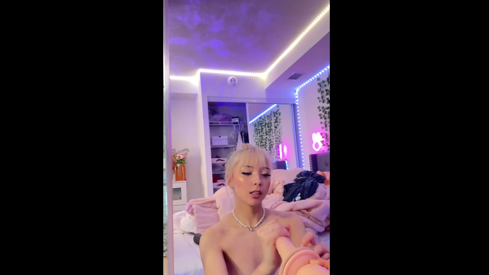 Best Way To Spend Friday Night 😜 - free porn video