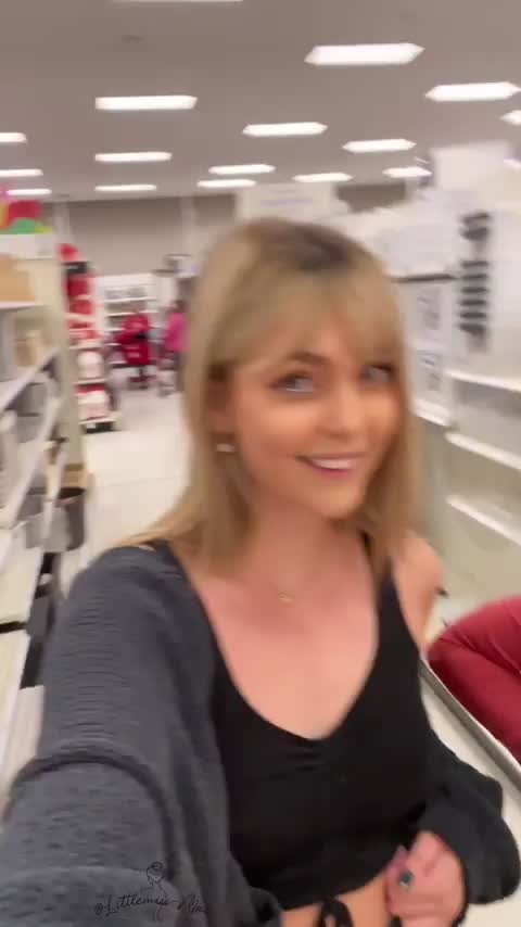 Whoops I think they seen 4 perky boobs 🤭 [GIF] - free porn video