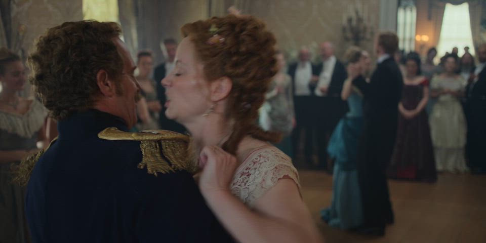 Christina Hendricks and that heavenly jiggle - free porn video