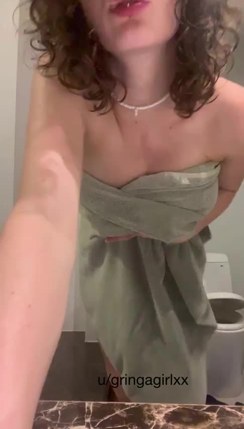 Big titties under my towel😏 - free porn video