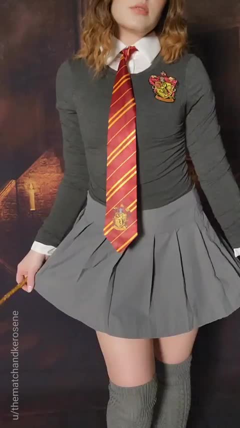 Hermione Granger: best spell yet (thematchandkerosene) [Harry Potter] - free porn video