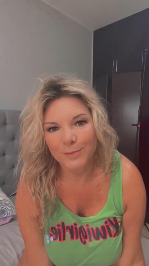 Do gooners still enjoy milf pussy? - free porn video