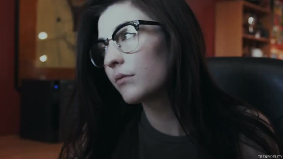 Getting Fucked With Her Glasses On Then Creampied - free porn video