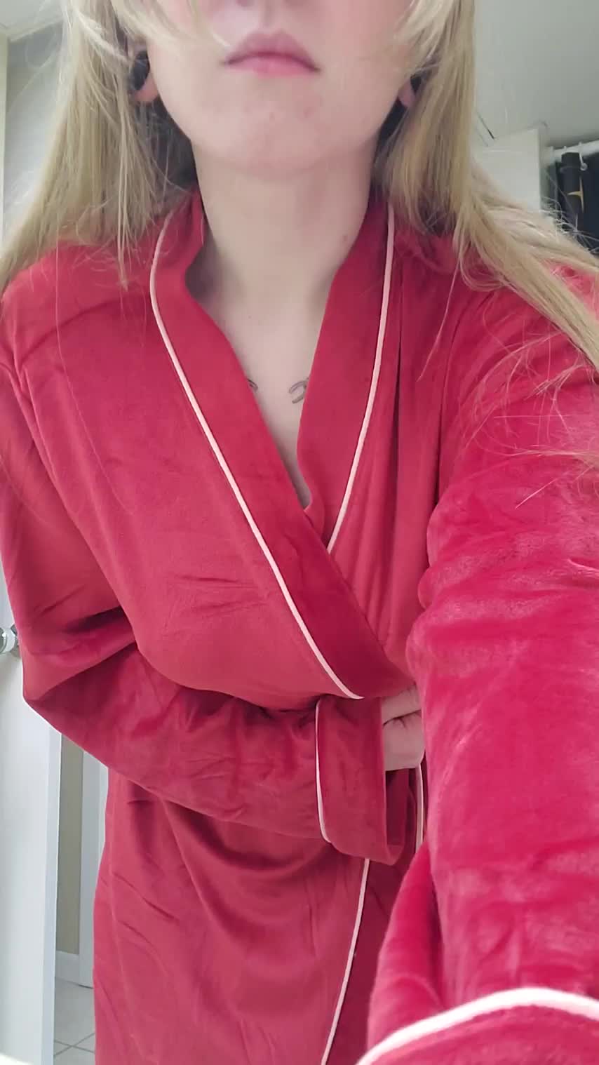 wearing a robe to give you easy access to what's yours ♡ - free porn video