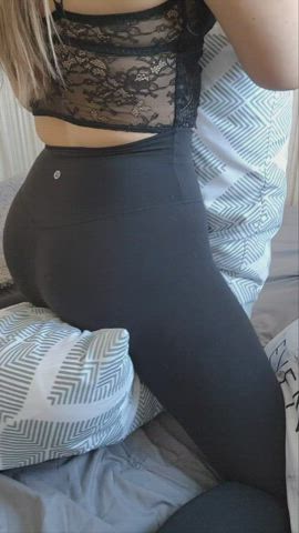 These hips need to be filled so badly! im dreaming of it! - free porn video