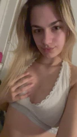 Where are the guys which like petite girls?😌 - free porn video