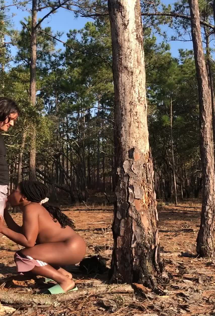 Outdoor slut at your service - free porn video