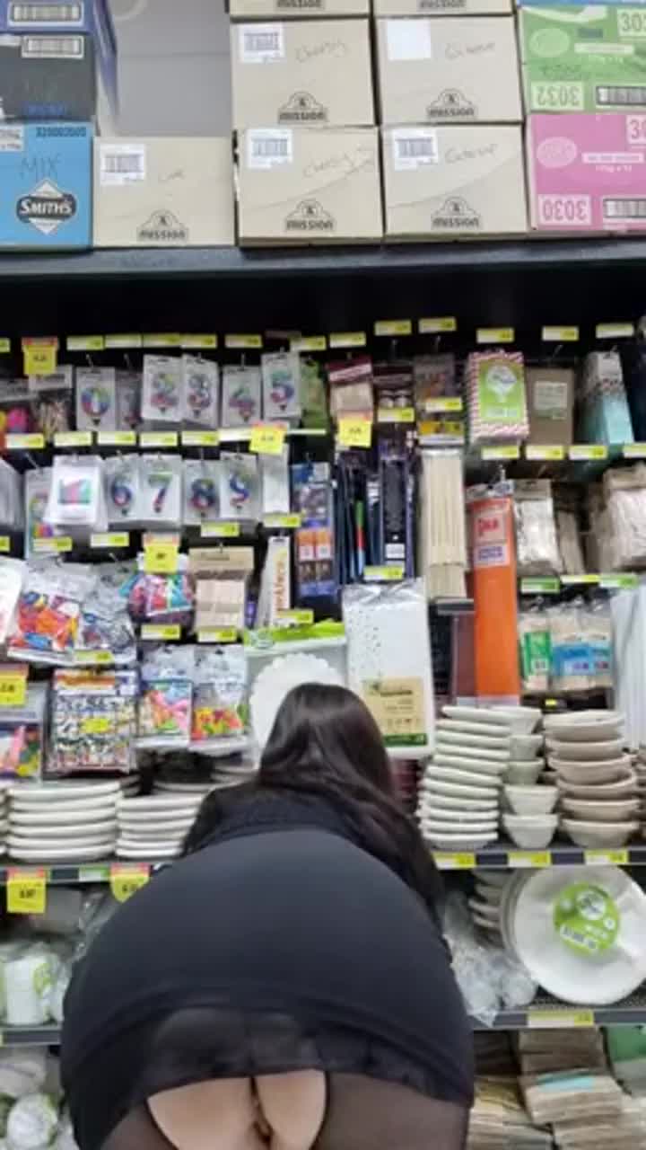 I didn’t end up buying anything but I definitely put on a show - free porn video