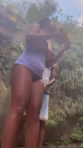 BIG BOOTY EBONY Couple Outdoor Public - free porn video