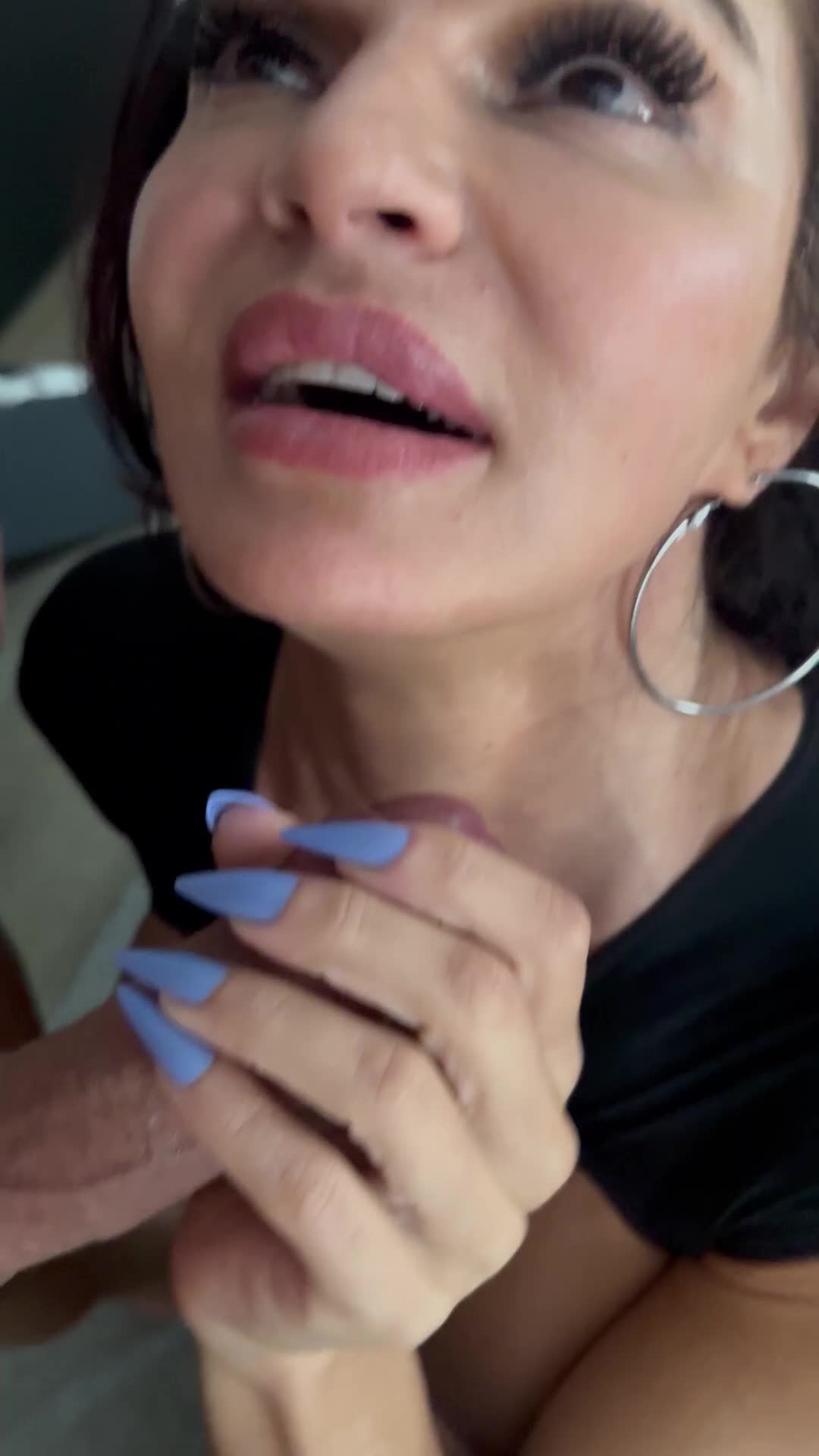Let me relax your mind…and suck it  - free porn video