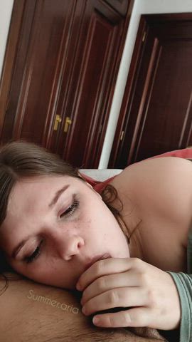 Wanna chill whilst I suck you? - free porn video