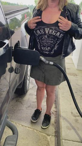 Dared to fuel my truck topless! [GIF] - free porn video