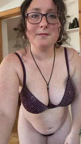 If you’re into Milfs with big asses we’re gonna get along juuuust fine - free porn video