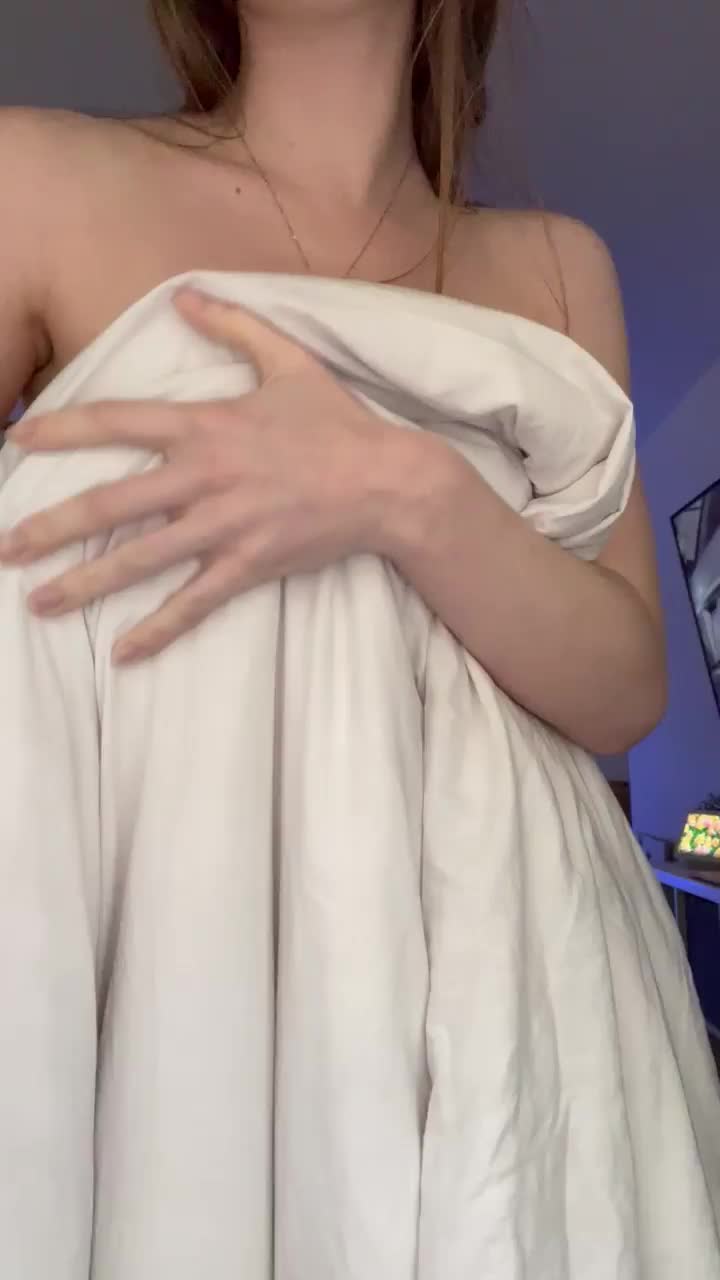 18 and this is the best thing I can do out of high school - free porn video