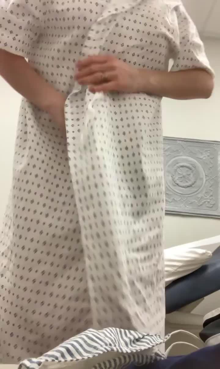 Confession: I love seducing my doctor 🫠🤭 - free porn video