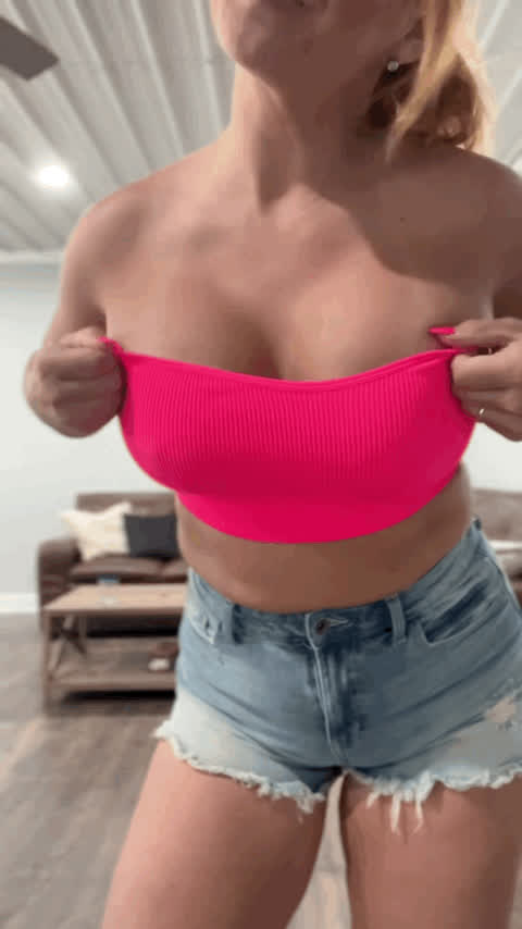Breakfast comes with a show - free porn video