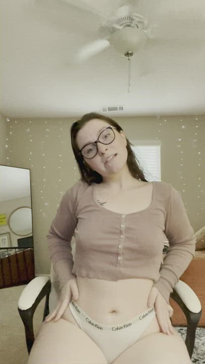Who needs two soft pillows to rest on? - free porn video
