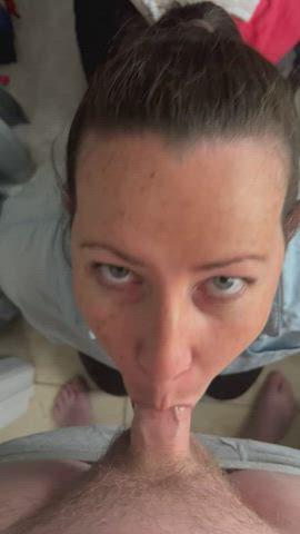 I promised I wouldn’t fuck anybody while he was out of town. This doesn’t count right? - free porn video