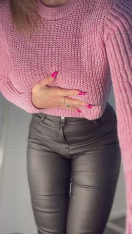 Going braless so I can flash my titties at you - free porn video