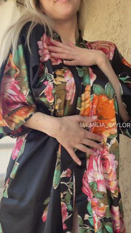 Guess the color of my bikini before I take off my kimono! 😜 - free porn video