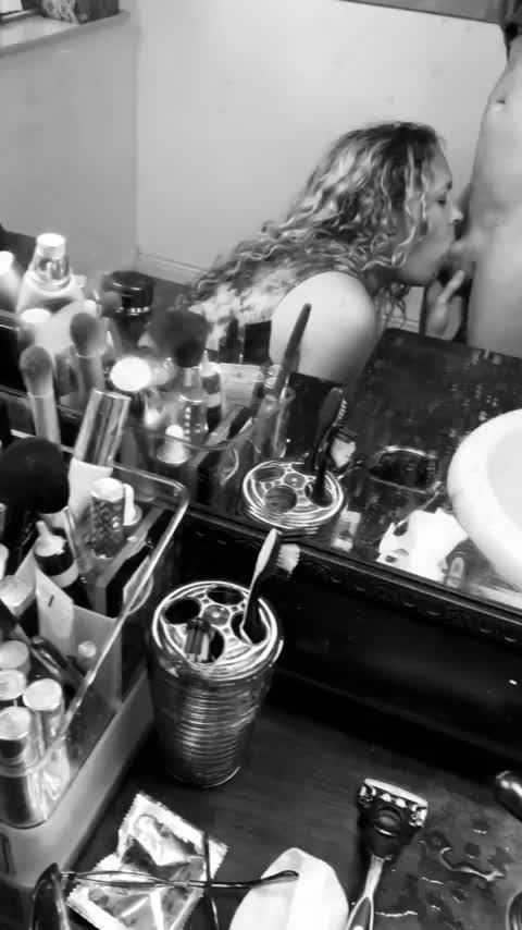 Squirting in black & white - free porn video