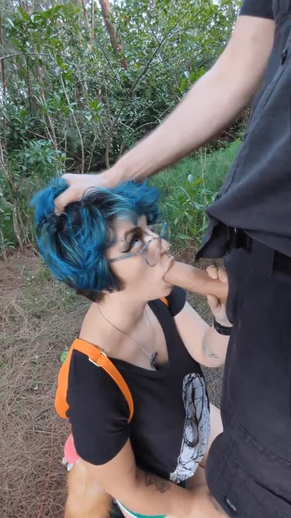 Still warm enough here for an outdoor blowjob - free porn video