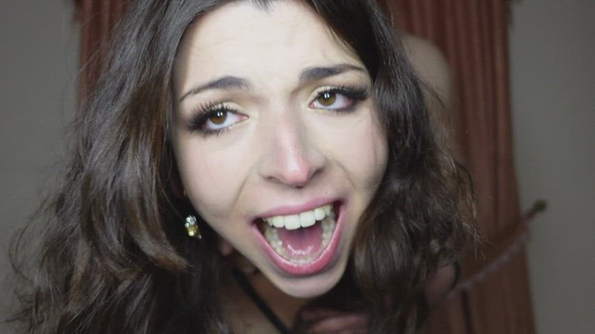 Two fingers to hook better - free porn video