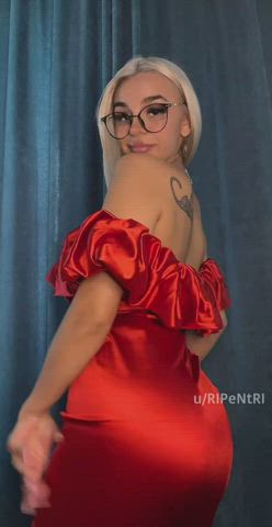 Papi I’m looking for a face to sit on…any volunteers? - free porn video
