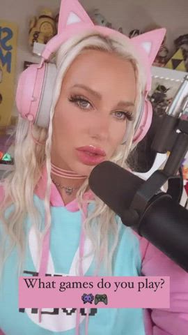 Bimbo gamer - free porn video