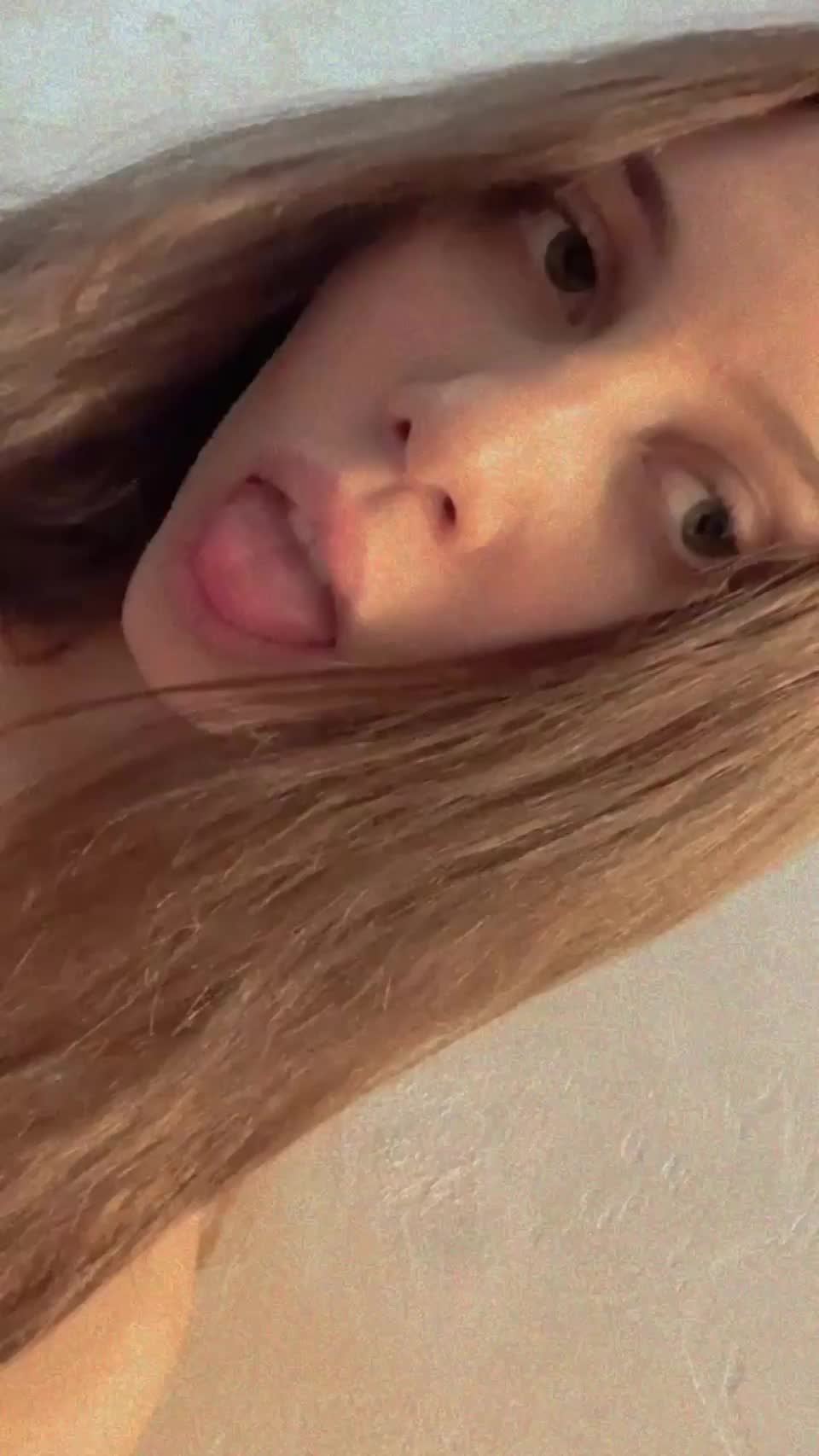 Cute babe with juicy boobies🥵 - free porn video