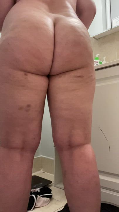 jiggly jiggly...with a side of spreading - free porn video