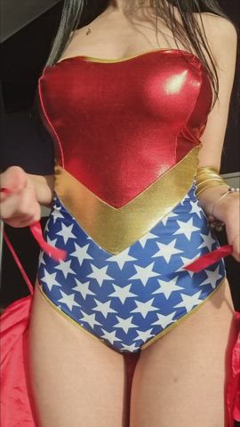 WonderWoman's big natural boobs[WonderWoman](AtomicBrunette18) - free porn video
