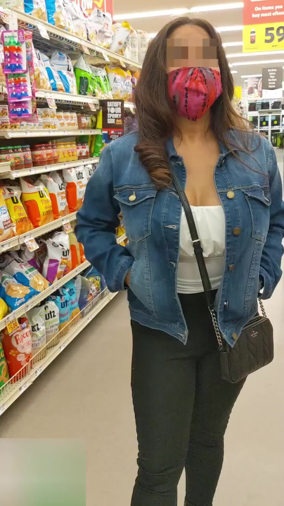 I've got 2 gallons of fresh squeeze milk available - free porn video