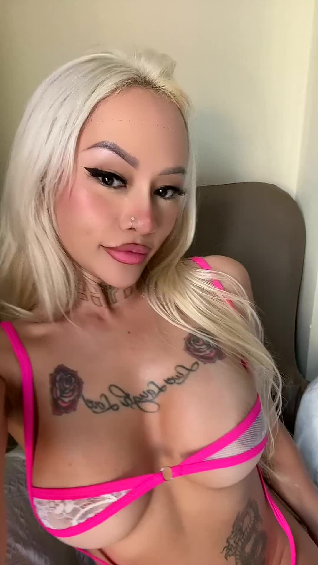 Seeking someone to share a bed adventure! - free porn video