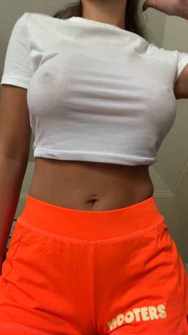 Would you let this hooters girl go for a ride? - free porn video