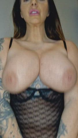 huge milfers bouncing - free porn video