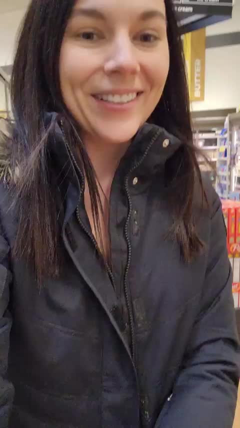 The frozen section always makes my nipples hard [GIF] - free porn video