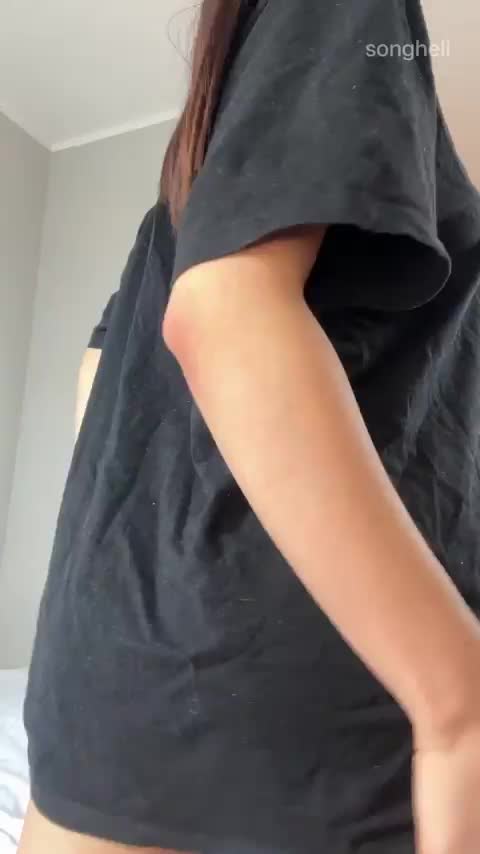 Im only a 2002 girl but I would fuck every older man here - free porn video