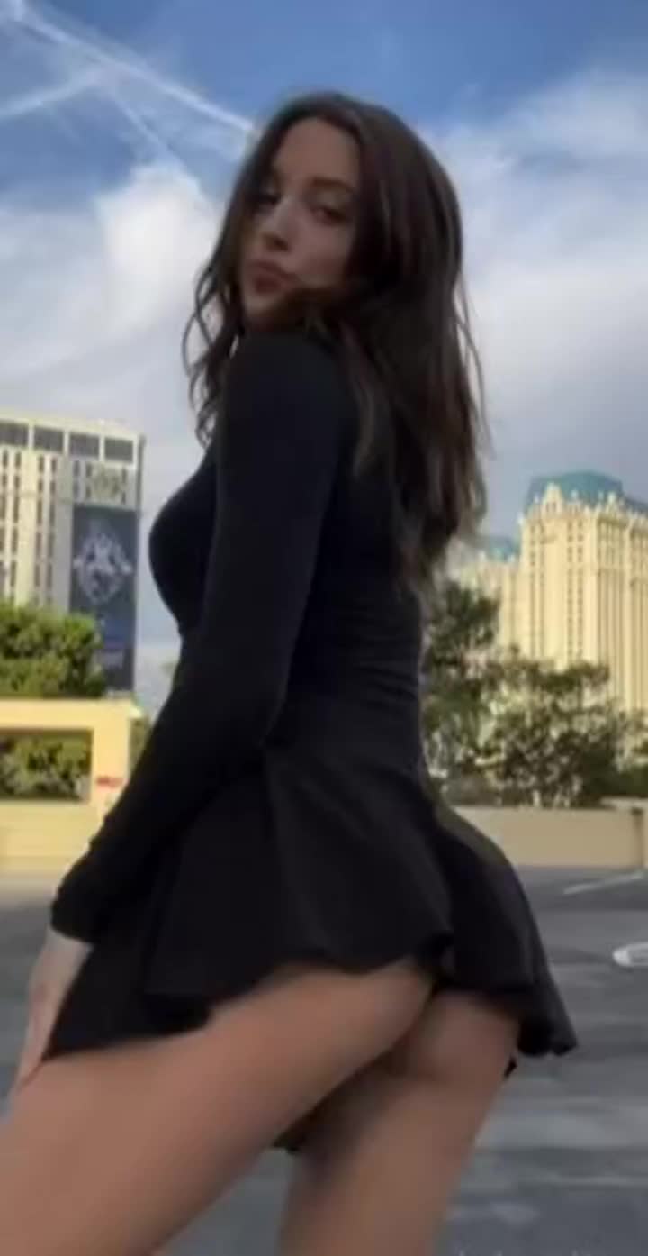 TikToker Karli Mergenthaler seducing with her moves - free porn video