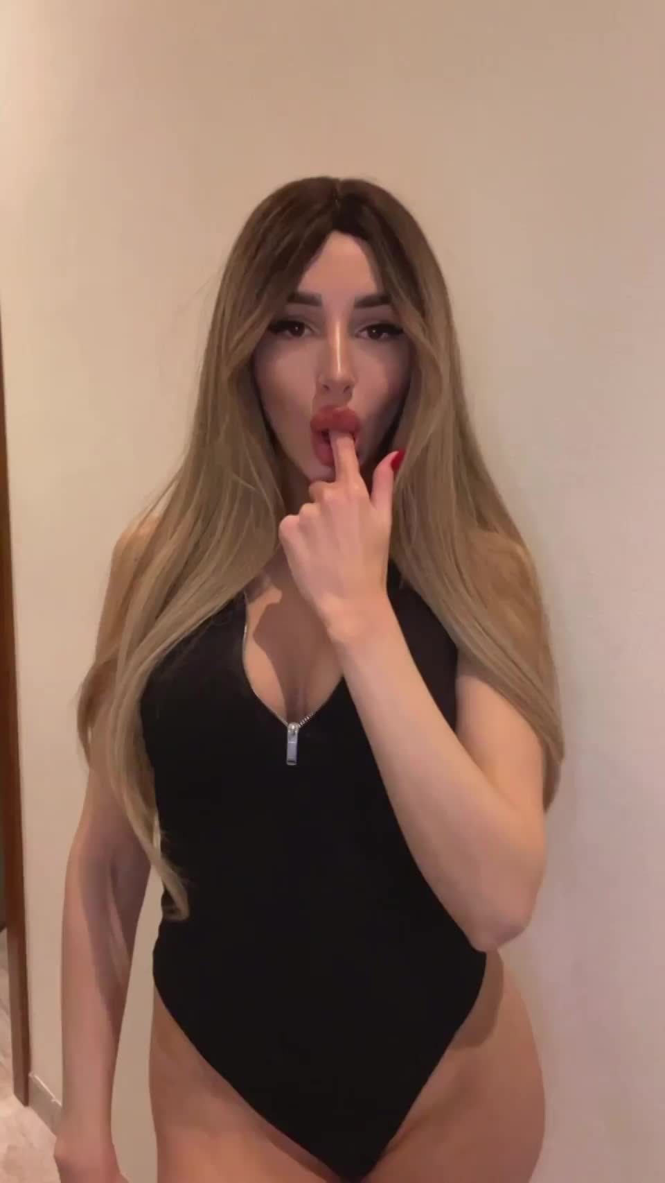 Looking for a sugar daddy to enhance the fcuk out of me - free porn video