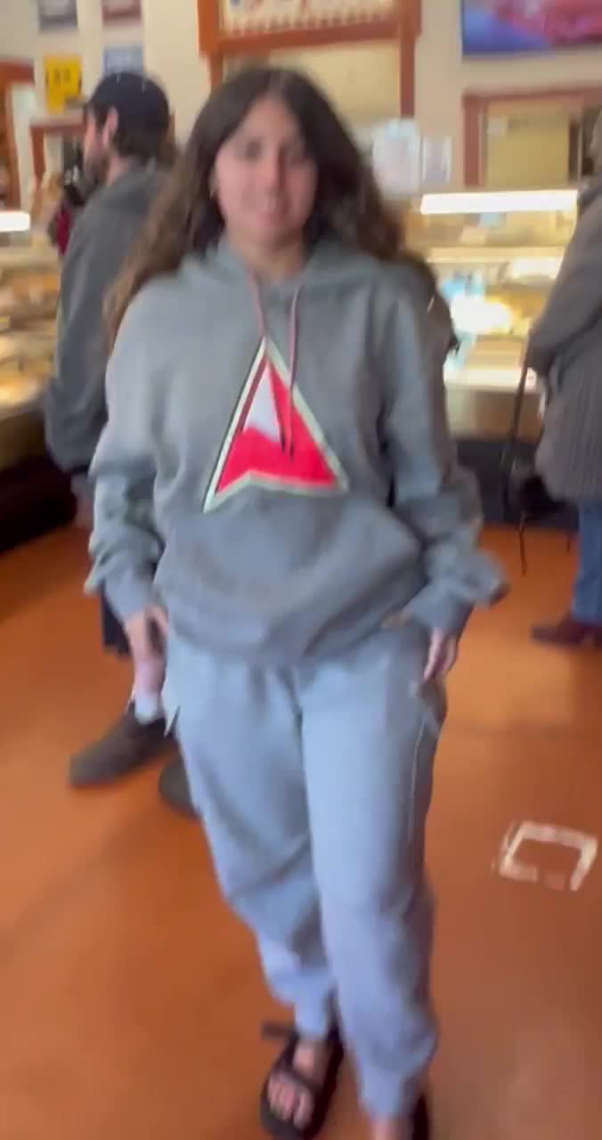Public flash at the local pastry shop - free porn video
